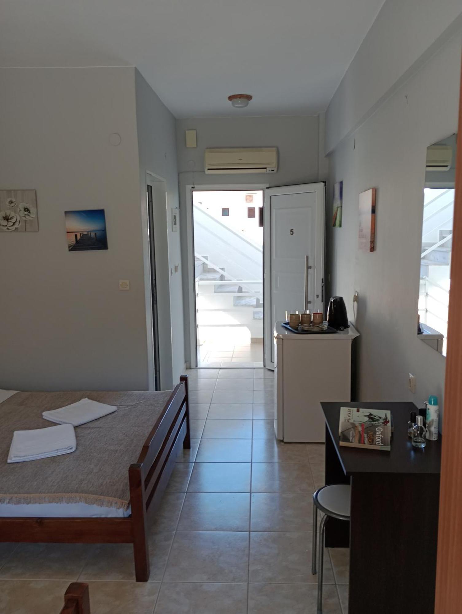 House Georgia Apartment Kallithea  Екстериор снимка